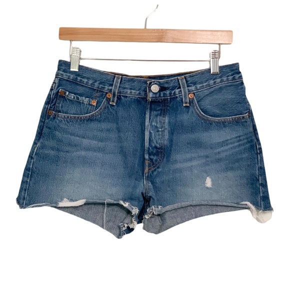 Levi’s Women’s 501 Cut Off Jean Shorts Size 28 - Picture 1 of 14